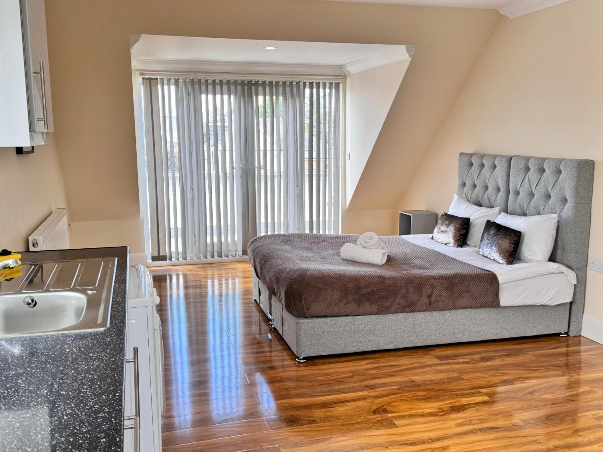 Relaxing Airport Rooms Stanwell Ngoại thất bức ảnh
